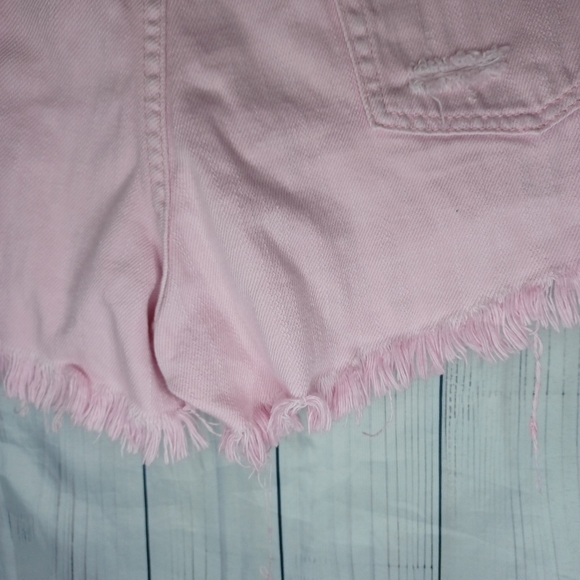 We The Free Pink Distressed Frayed Hem Women Shorts - Picture 13 of 14